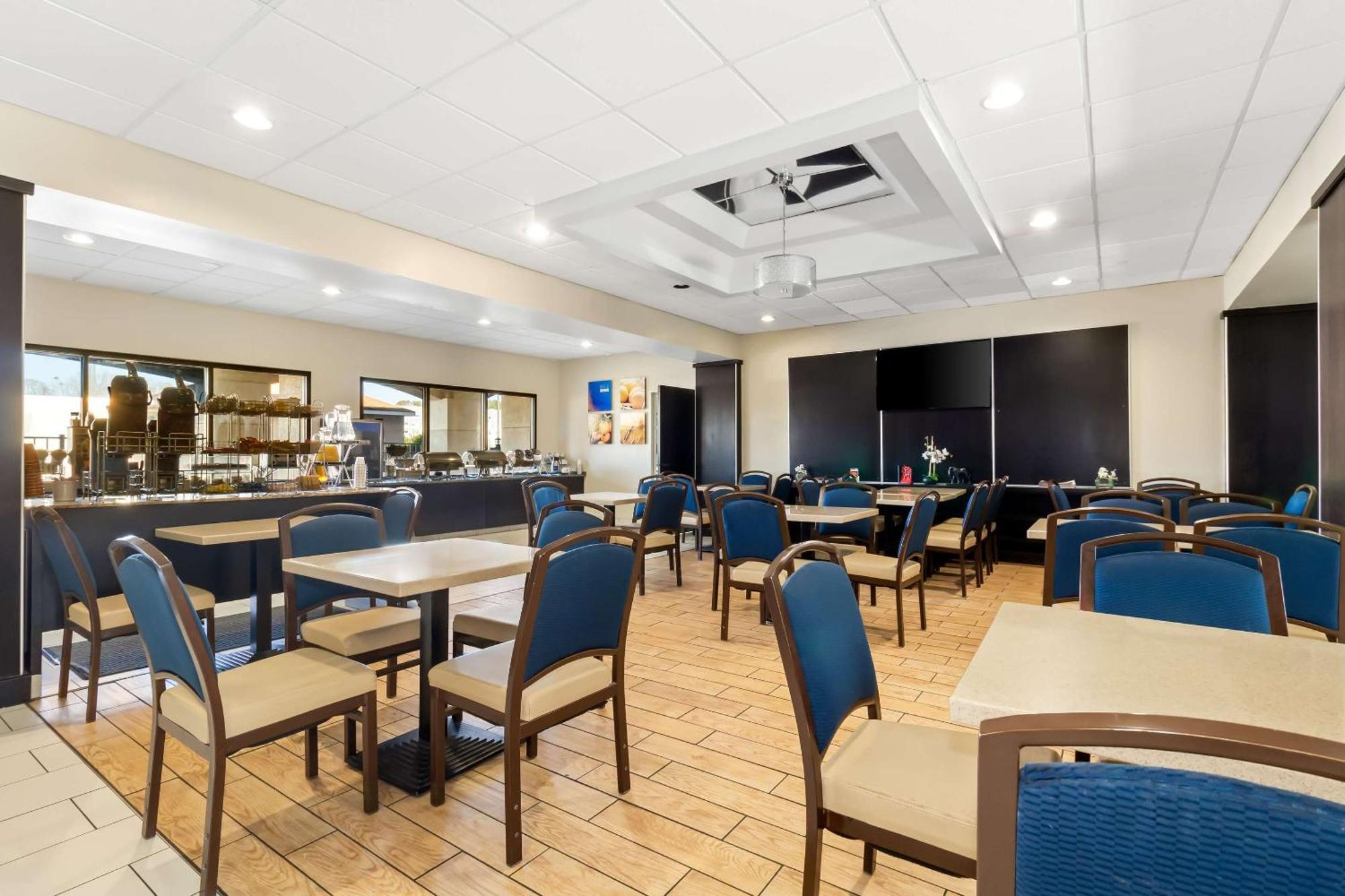 למברטון Comfort Suites מראה חיצוני תמונה