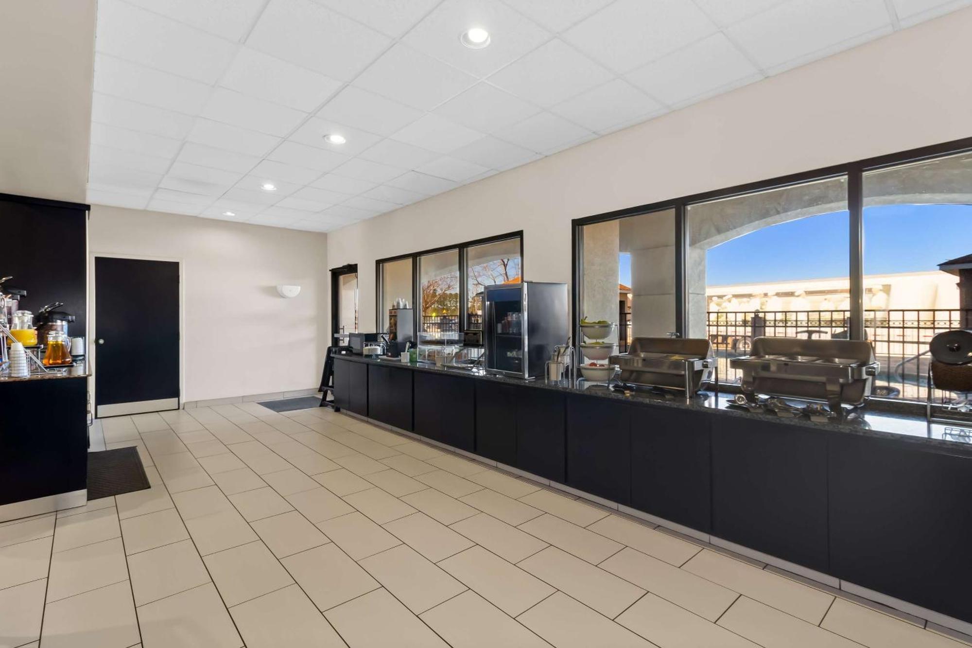 למברטון Comfort Suites מראה חיצוני תמונה