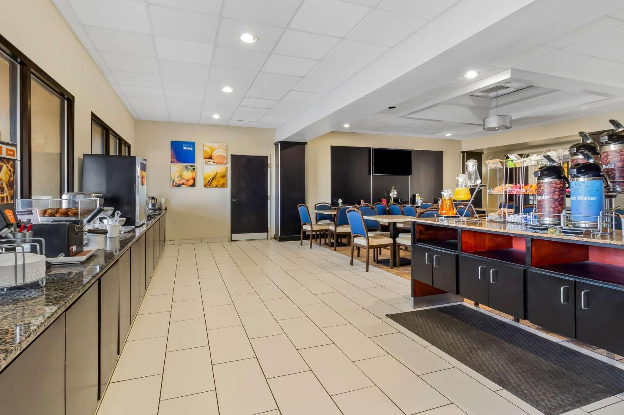 למברטון Comfort Suites מראה חיצוני תמונה