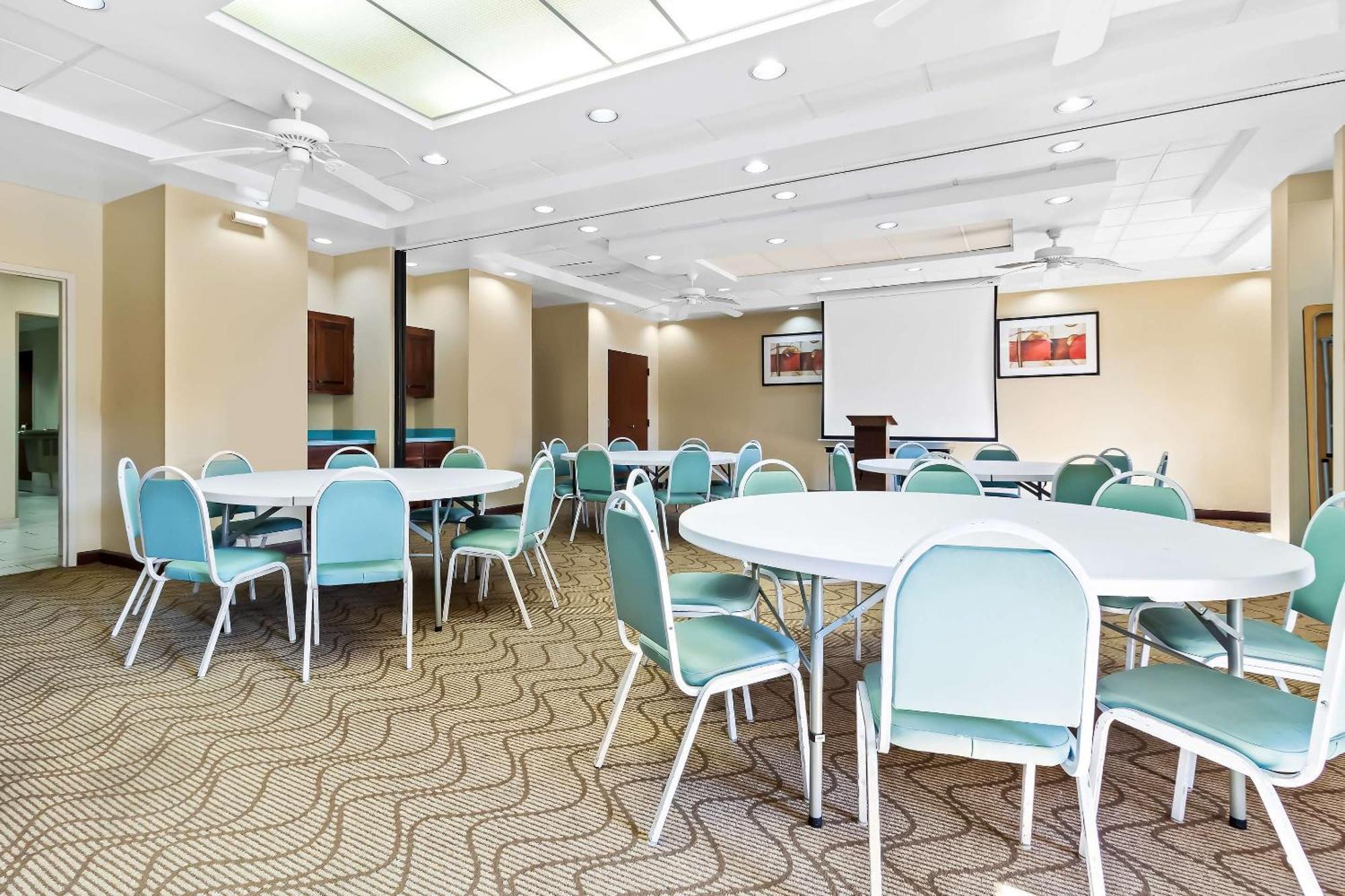למברטון Comfort Suites מראה חיצוני תמונה