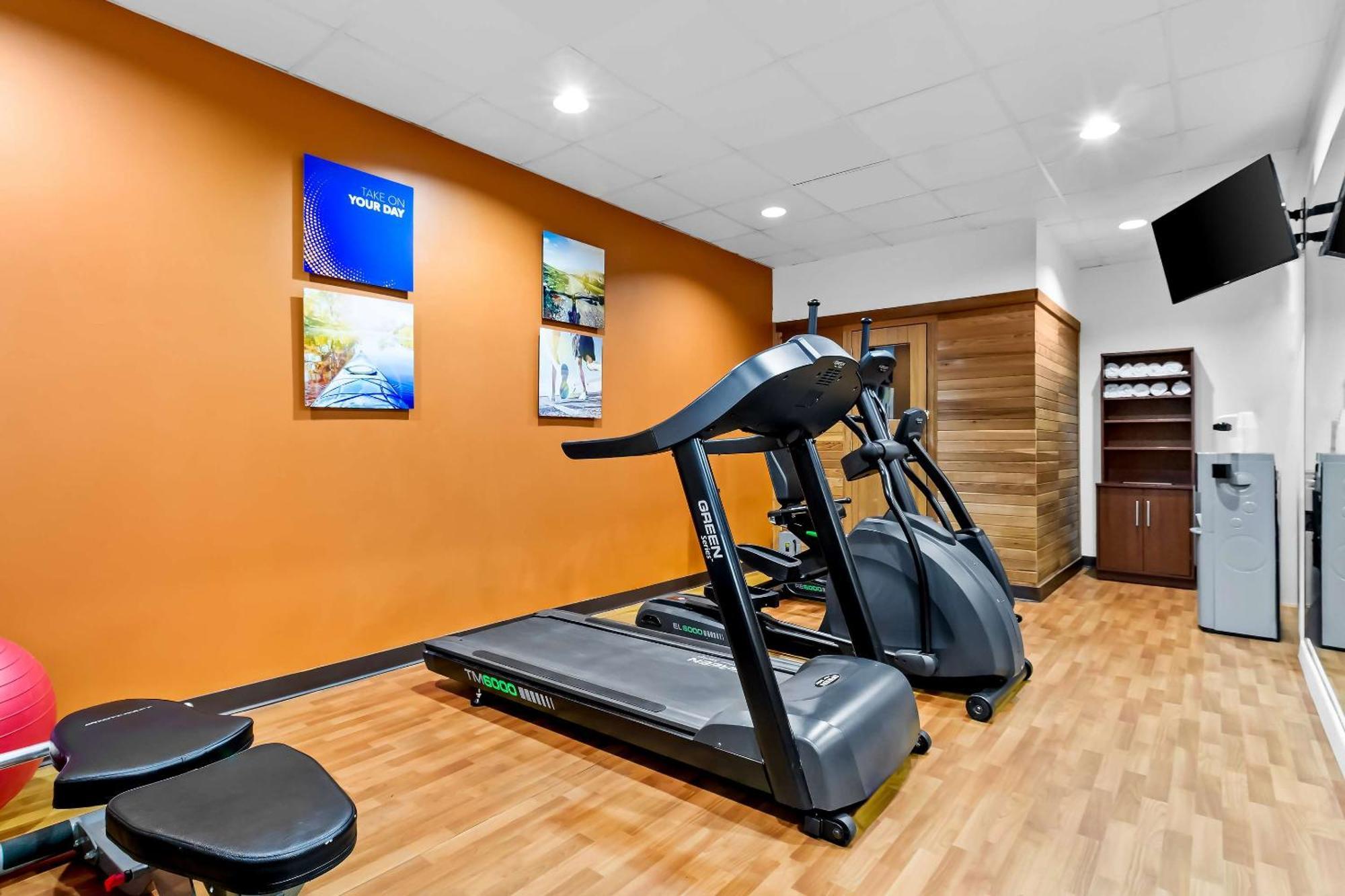 למברטון Comfort Suites מראה חיצוני תמונה