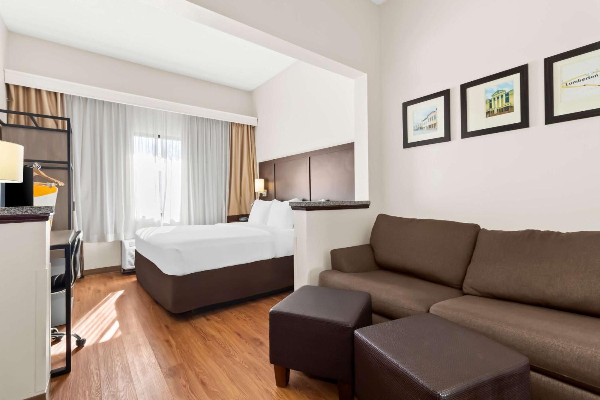 למברטון Comfort Suites מראה חיצוני תמונה